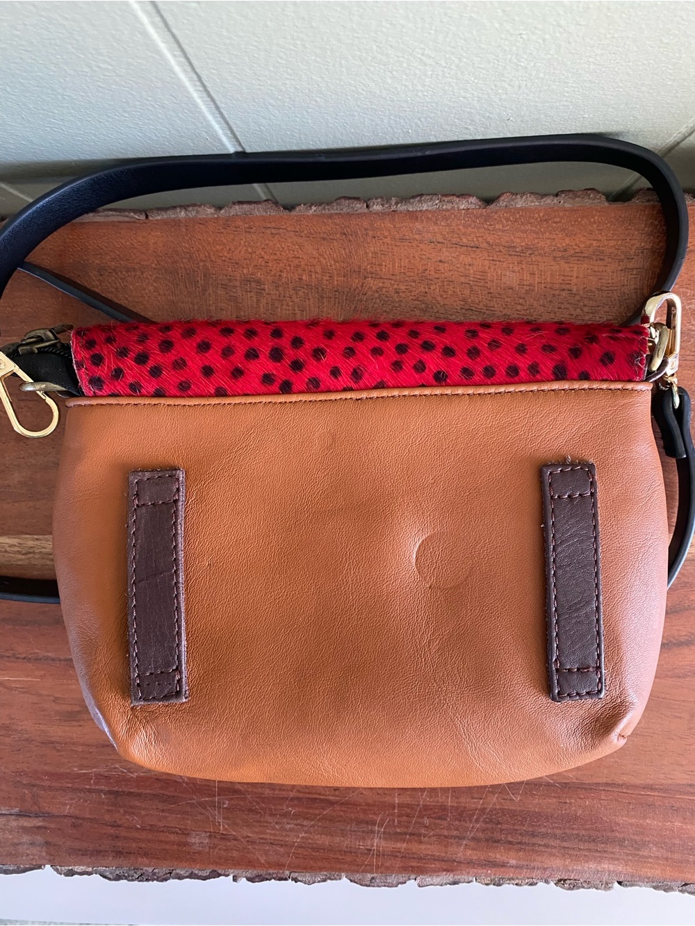 Soruka Turquoise Leather Crossbody Bag - Picture 8 of 8